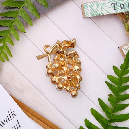 Brooch "Vinogram branch" color white-green color in gold-1