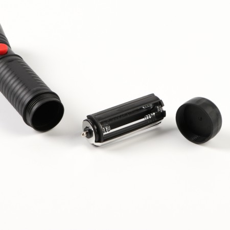 Manual lantern, 3 watts, 3 AAA, 12.5 x 2.5 cm-2