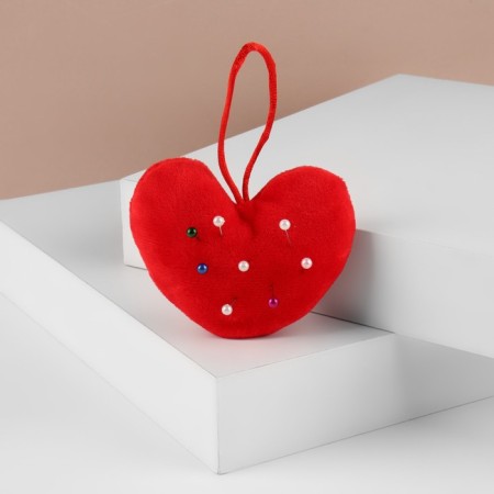 A needle with a loop "Heart", 8.5 × 6.5 × 3.5 cm, red color-1