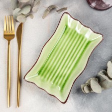 Ceramic serving dish 