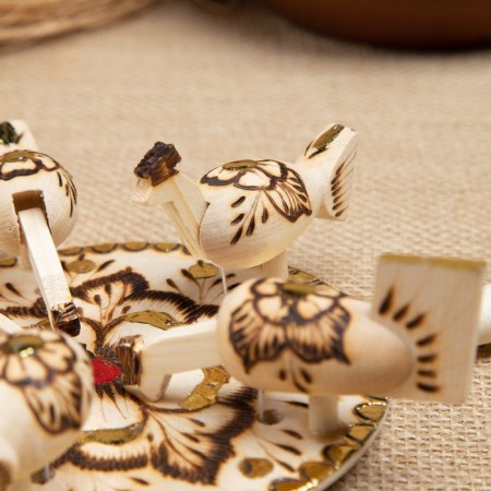 Souvenir "pecking chickens", Zhzhnyka, wood, 15 cm-1