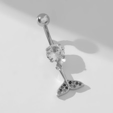 Piercing in the navel 