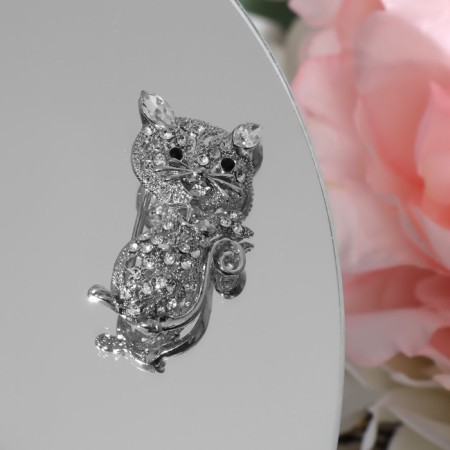 Brooch "cat", white color in silver-1