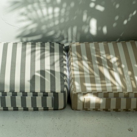 Cambridge pillow-booster, size 40x40x10 cm-3