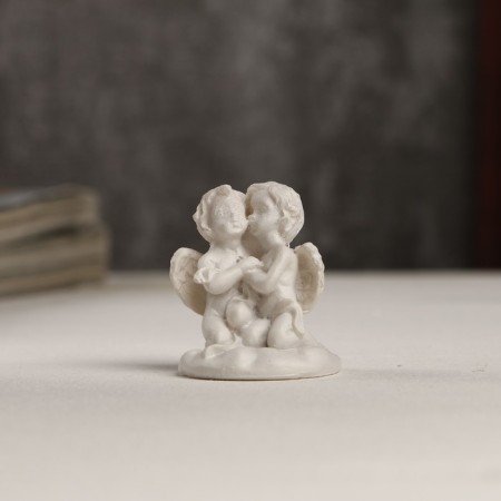 Polystone souvenir "Snow -white angels on a cloud" 3.5x3.2x3.2 cm