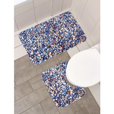 A set of mats for the bathroom and toilet of the dilap 