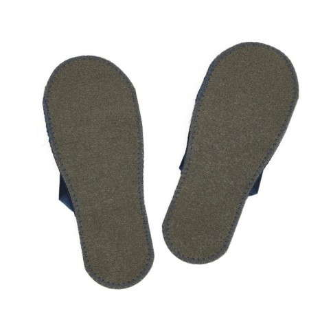Slopels disposable standard are blue, with a closed cape-4