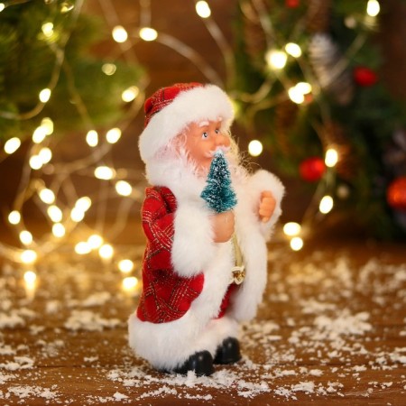 Santa Claus "In a patterned fur coat with a Christmas tree" 19 cm, white-red-1
