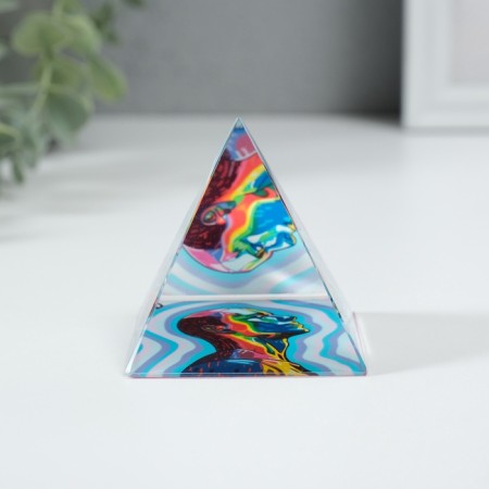 Souvenir glass pyramid "I carry light" 6x6x6 cm-3