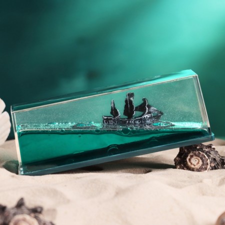 Ship in liquid, anti -stress "Black Pearl" 15 x 5.5 x 5.3 cm