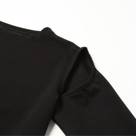 Jumper (longshit) with open shoulders of the river. 42 black-9