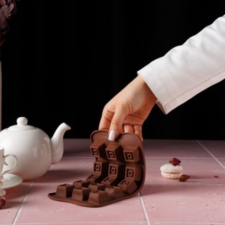 Form for sweets and chocolate of the share "Candy", 21 × 10 cm, 15 cells (2.3 × 2.3 cm), brown color-4