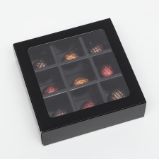 Cardboard box with a shell under 9 sweets, black, 13.7 x 13.7 x 3.5 cm