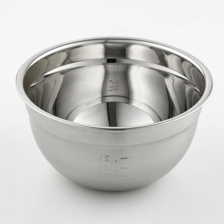 A stainless steel bowl with a measured scale, 1.2 l, 20 × 10.2 cm, thickness 0.6 mm