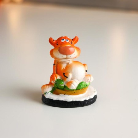 Souvenir Polystone "Red Tigrick Bath Procedures" MIX 6x4x5.5 cm-1