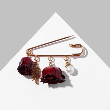 Pin "Flower" rose, 5.6 cm, burgundy-white color in gold-1