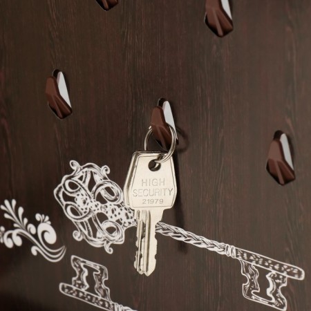 Key closed "Rule one and two" 26.5x31.5 cm nut-3