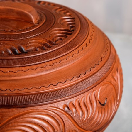 Pot of the oven with a “cast iron” lid, decor, icing, red clay, 4.7 l, mix-3
