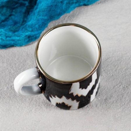 Atlas mug in gold-3