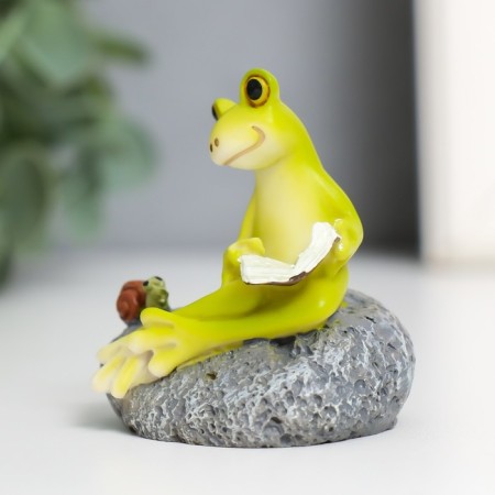 Souvenir Polystone "Frog on a stone with a snail - reading" 5.2x5.7 cm-3