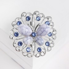 Brooch 