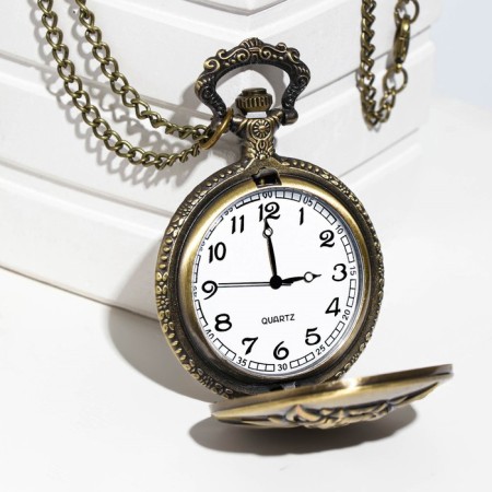 Pocket clock "Wolf grin", quartz, 5.5 x 4.5 cm, D dial-4 cm-1