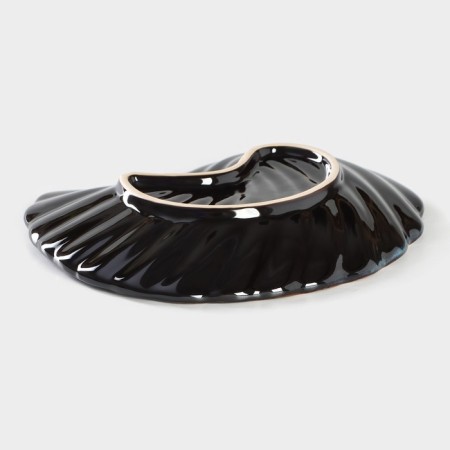 Ceramic serving "shell", d = 20 cm-2