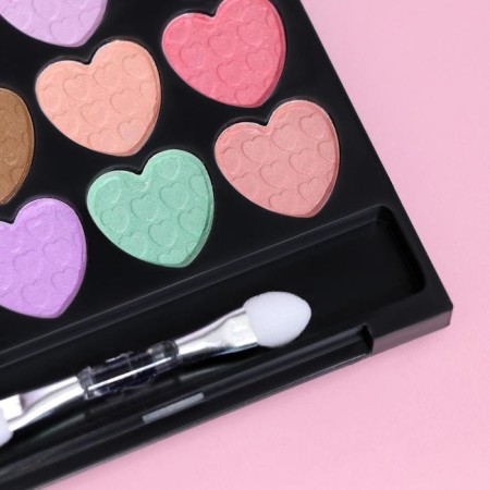 Cosmetics set for girls: shadows, applicator-3