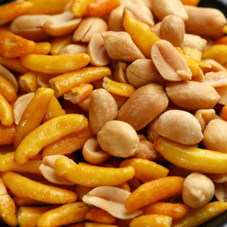 Peanuts and rice snacks in the container "live beautifully", taste: cheese, 60 g. (18+)-1