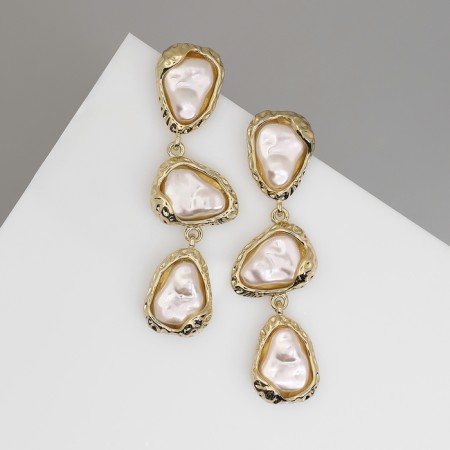 Earrings with pearls "harbor" consciousness, color gold
