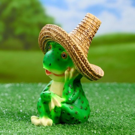 Garden figure "Frog in a straw hat" 11x12x16.5cm-1