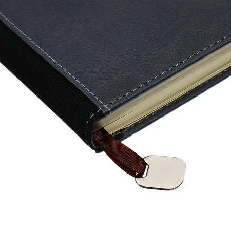 The diary of a non -section A5, 140l, cage, K/deputy, with a pen, in gift. box., Gray-3