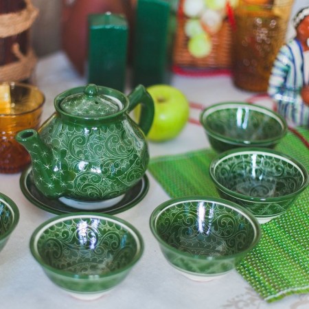 Tea set, Rishtan painting, 9 objects, green: kettle 0.8 l, Piala 0.3 l-8