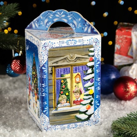 Gift box "The holiday comes to us", 15.8 x 15.8 x 23.5 cm