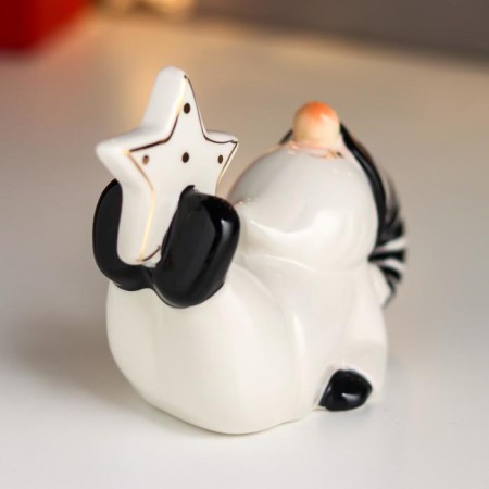 Souvenir Ceramics "Grandfather Frost, black striped cap, large star" 9,5x6.4x12.4 cm-1