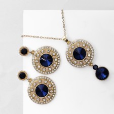 Set 2 objects: earrings, pendant 