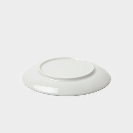 A set of porcelain dishes “Classic”, 24 objects: plates d = 17.5 / d = 20, 0.7l / d = 20 mug 300-7