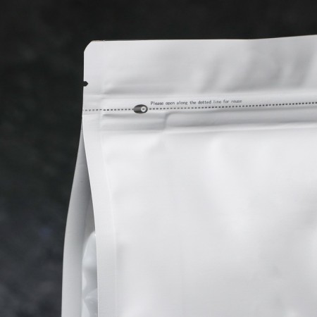 Eight -shirt packet with a bottom bottom with a tear -off lock and transparent folds, white, 14 x 24 cm 970472-2