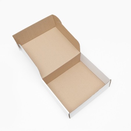 Self -charged box, white, 27 x 24 x 8 cm-2
