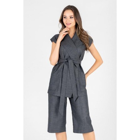 Shorts and a sleeveless jacket female, size 52-2