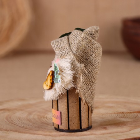 Orak-Domova "Bannik, in cap", small, 17x12x10 cm-1