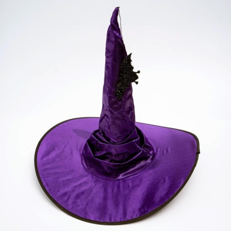 The carnival hat is “purple”, draped, with a bat, p. 56 - 58-5