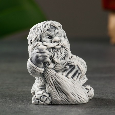 Souvenir "Brownie with a broom" 6.5cm