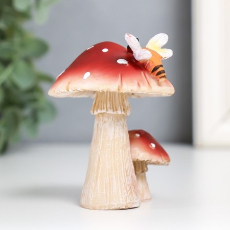 Polystone souvenir "Two fly agaric with a butterfly" 8.2x7.4x6.8 cm-1