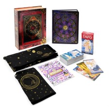Set for fortune telling with the cards of the Tarot 