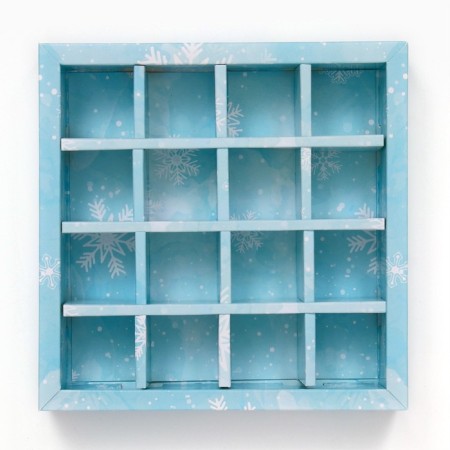 Box with a shell with a window of 16 sweets, "Christmas trees"-3