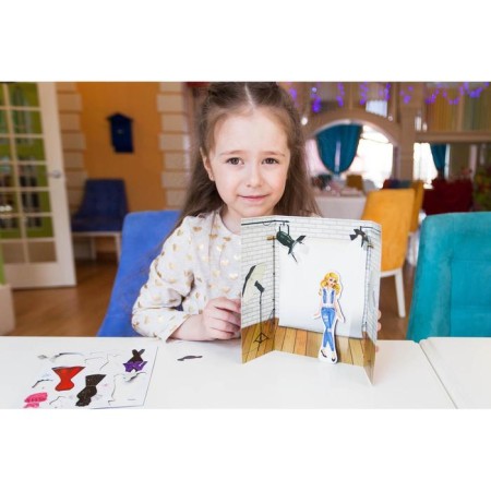 Magnetic game "Dress the doll: top model"-1