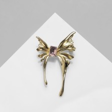 Brooch 