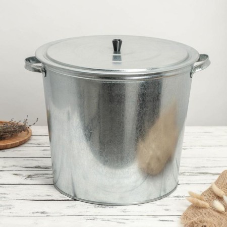 Galvanized linen tank, 32 liters, with a lattice, GOST-8