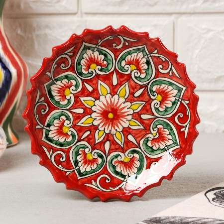Plate of the Rishtan ceramics "Patterns", Red, 15 cm, corrugated